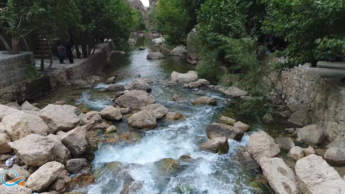 چشمه ناز ونک اصفهان